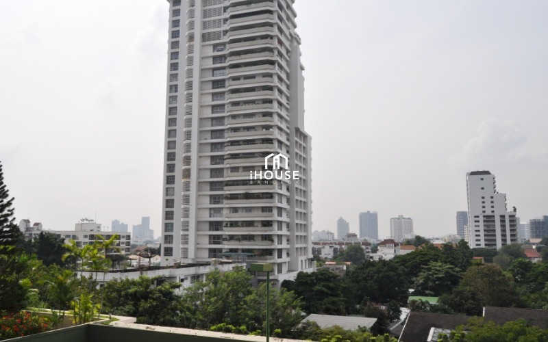 โอเรียลเต็ล ทาวเวอร์